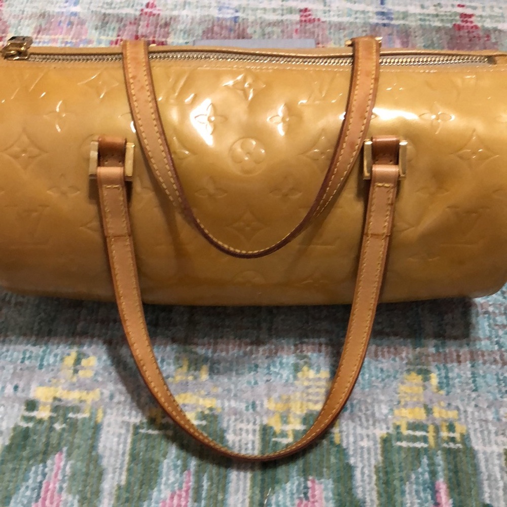 Louis Vuitton Bedford in Monogram Vernis and Vachetta Leather - Picture 10 of 16
